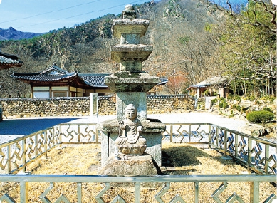 Three-story Stone Pagoda of Banyasa Temple in Yeongdong