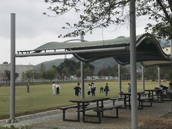 영동군 관내 부용초등학교 1학년 노근리평화공원 방문 게시글의 4 번째 이미지
